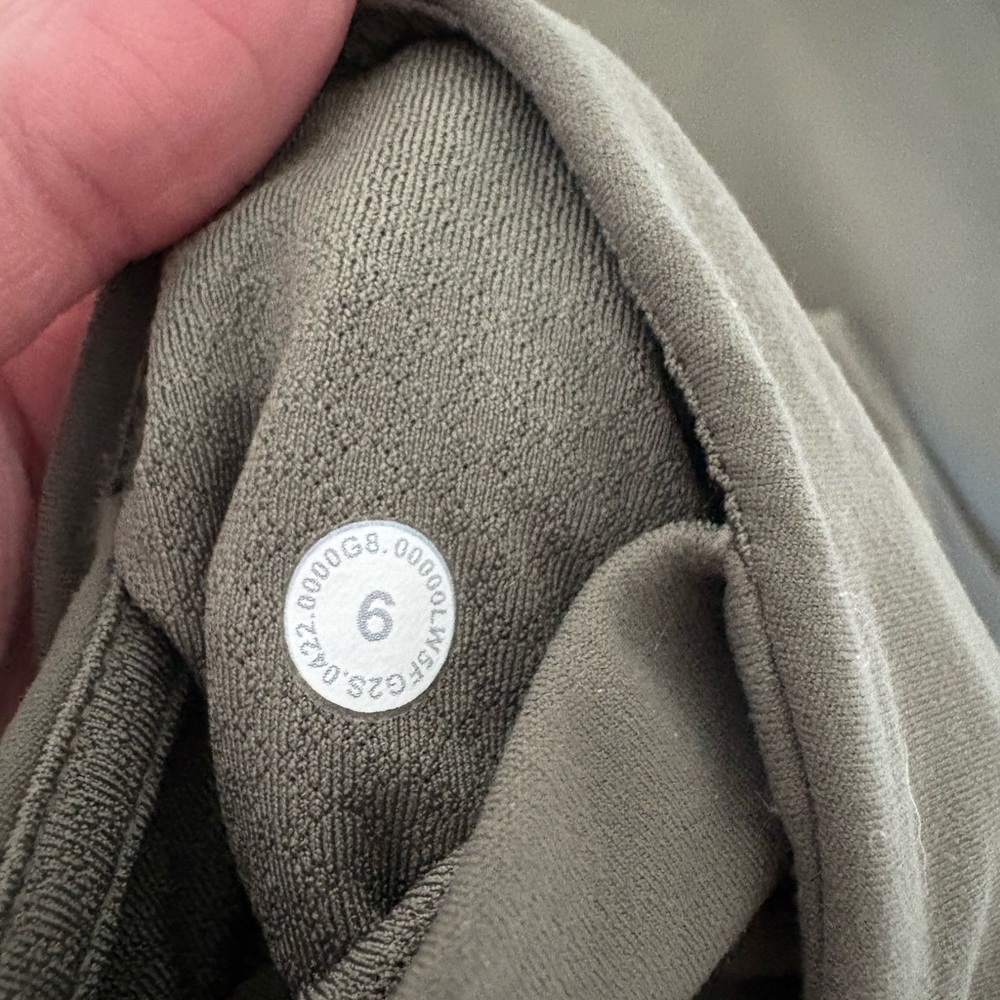 LULULEMON Groove Nulu High-Rise Flared Pant
Regular - Picture 7 of 8